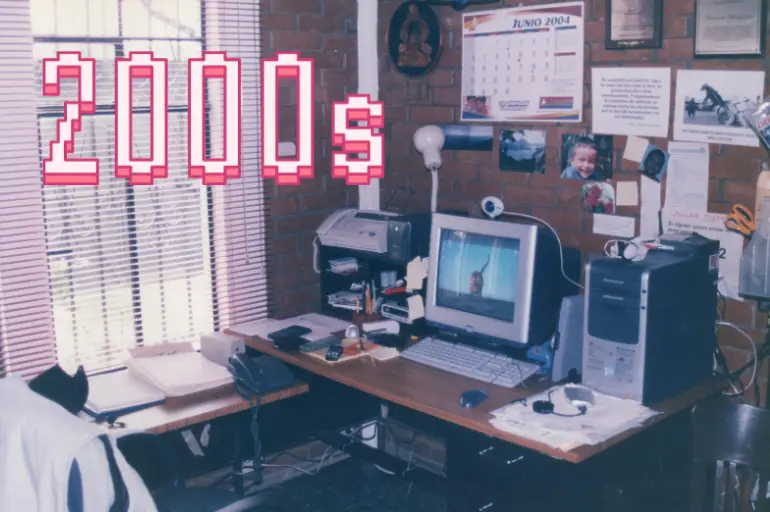 2000s Technology – iPods, MySpace & Razr Phones 2000s Technology